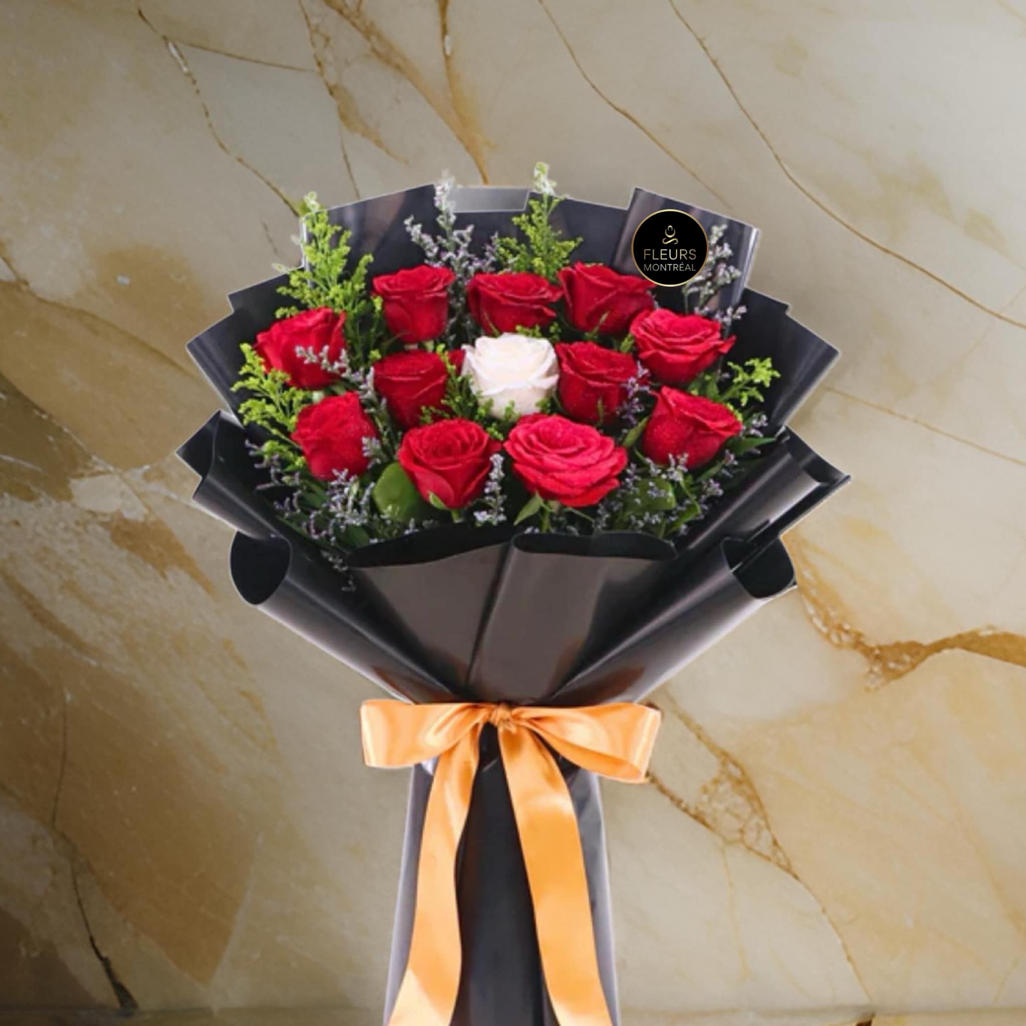 E ( 11 ROSES ROUGES & 1 BLANCHE )