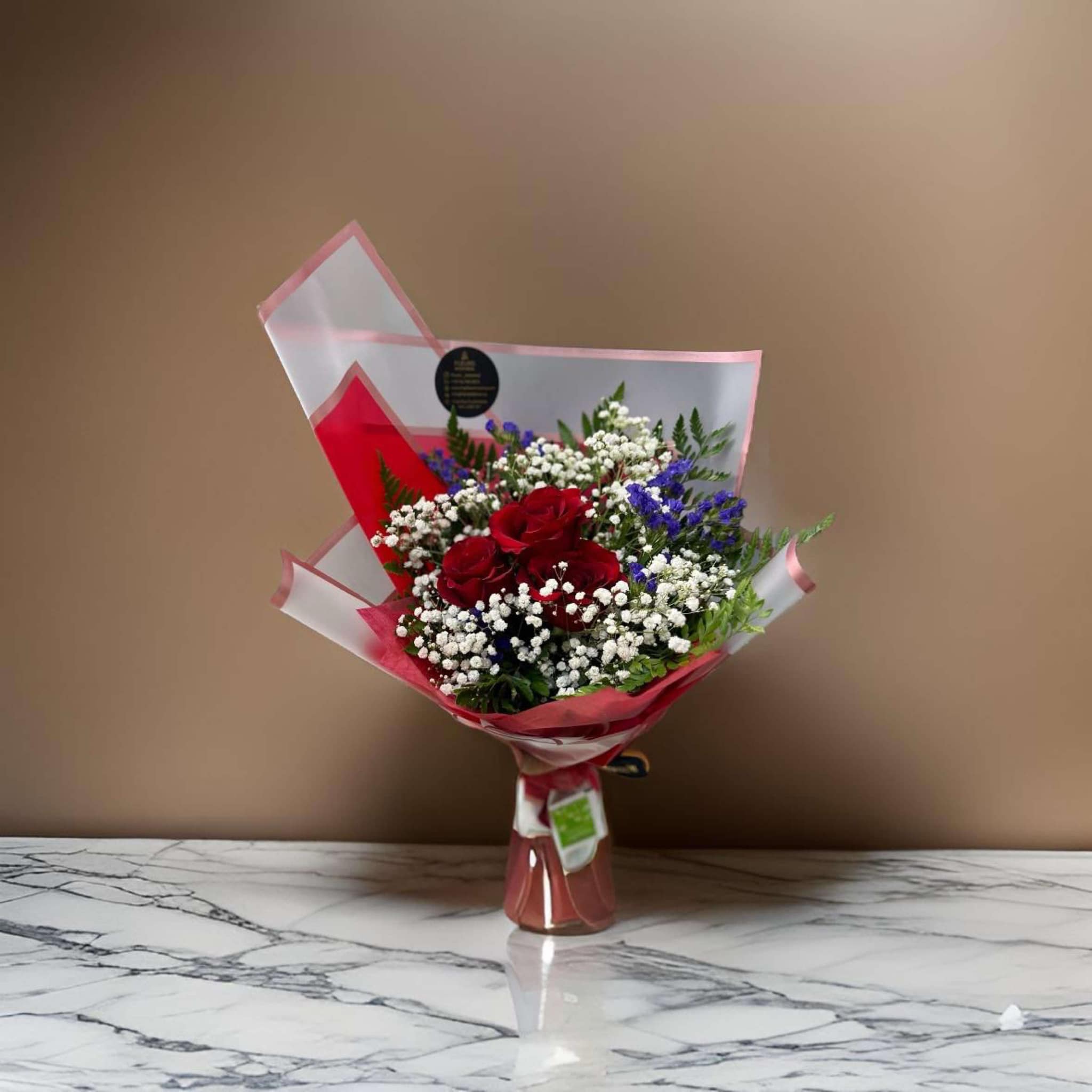 T ( 3 RED ROSES )