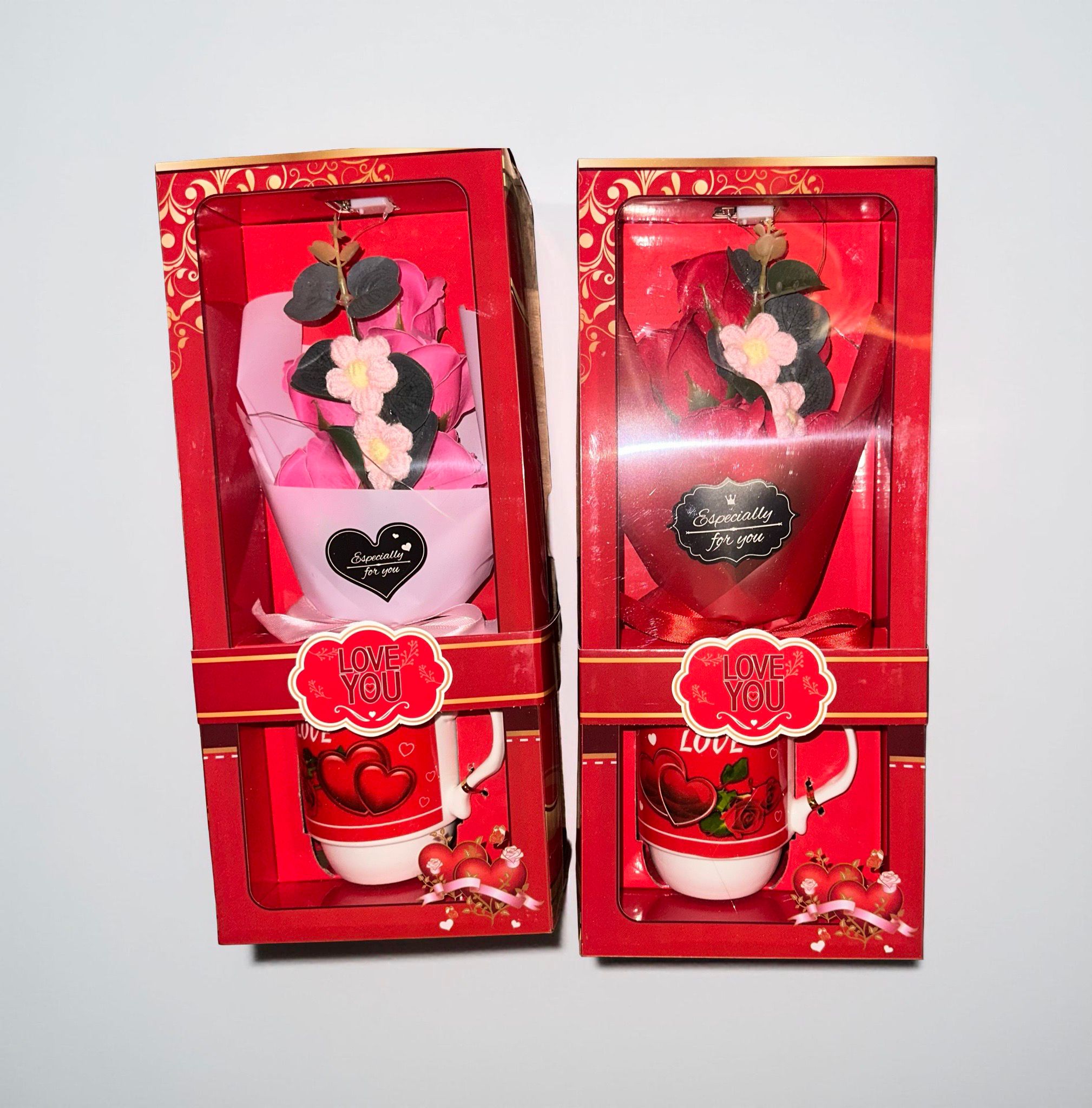 Gift cup & Plastic Flowers